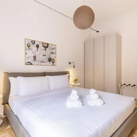 Lejlighed Hostly-puccini Luxury Home-near Colosseum & Trevi *
