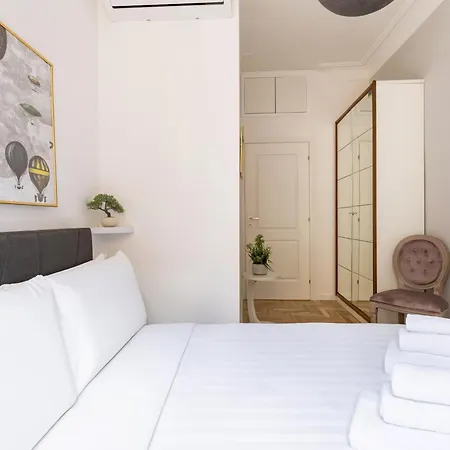 Hostly-puccini Luxury Home-near Colosseum & Trevi *