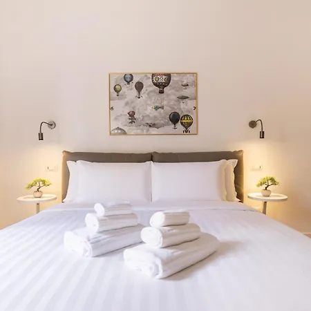 Lejlighed Hostly-puccini Luxury Home-near Colosseum & Trevi Rom