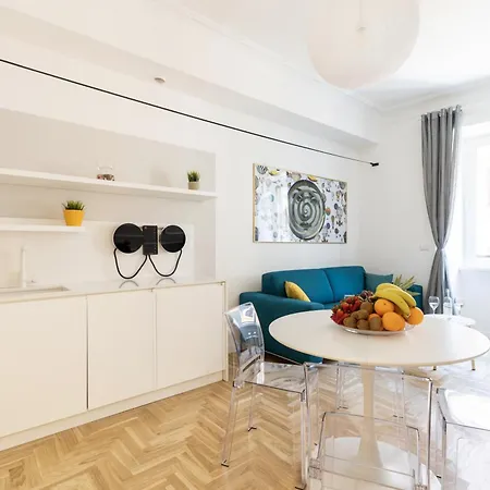 Hostly-puccini Luxury Home-near Colosseum & Trevi Apartment